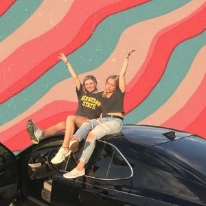 Meet your Posher, Elise